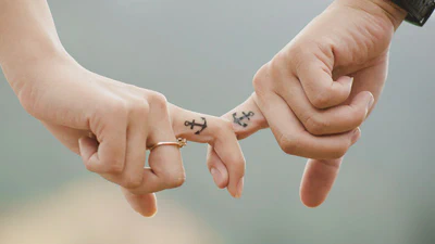 Dyadic effects of cognitive function on depressive symptoms among middle‐aged and older Chinese couples featured image